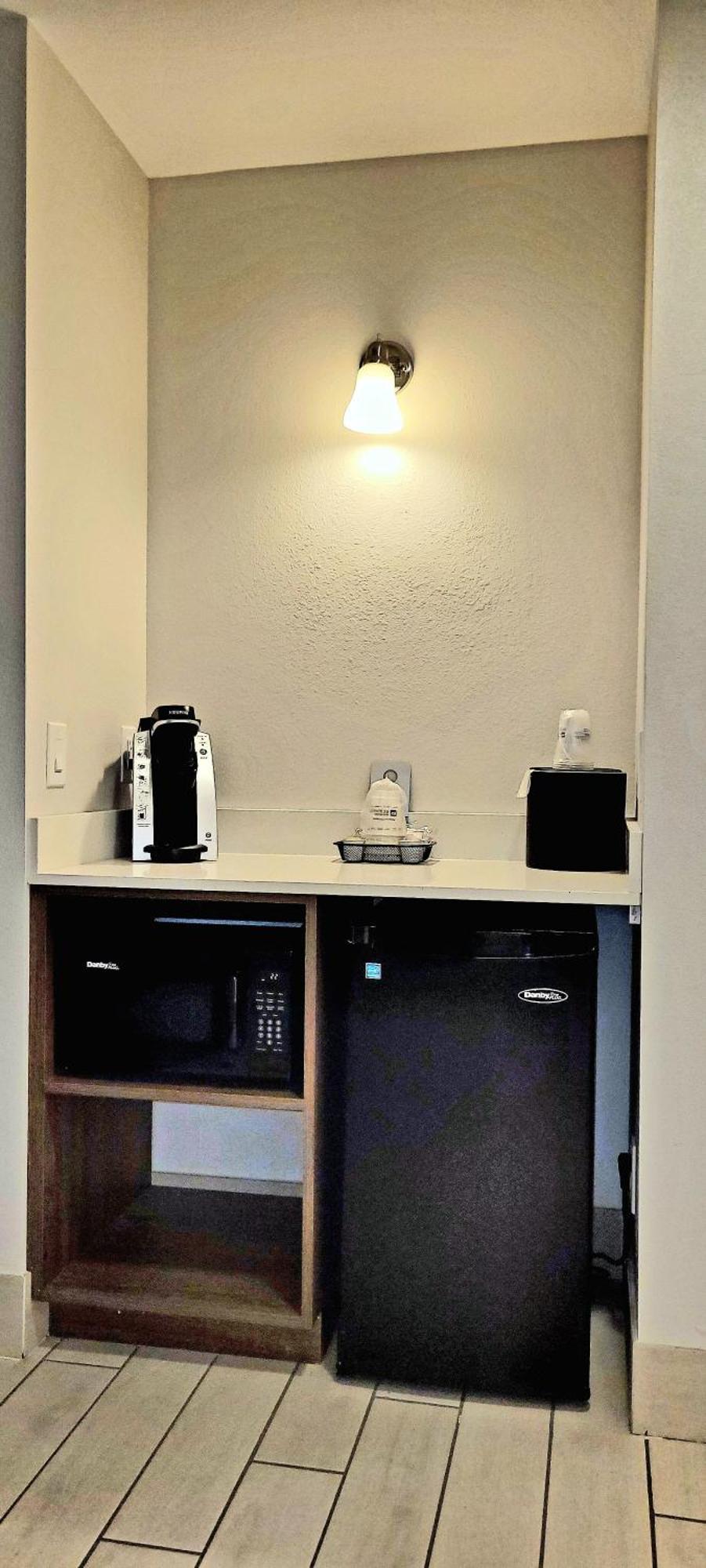 沙漠景观贝斯特韦斯特Plus套房酒店 教堂市 外观 照片